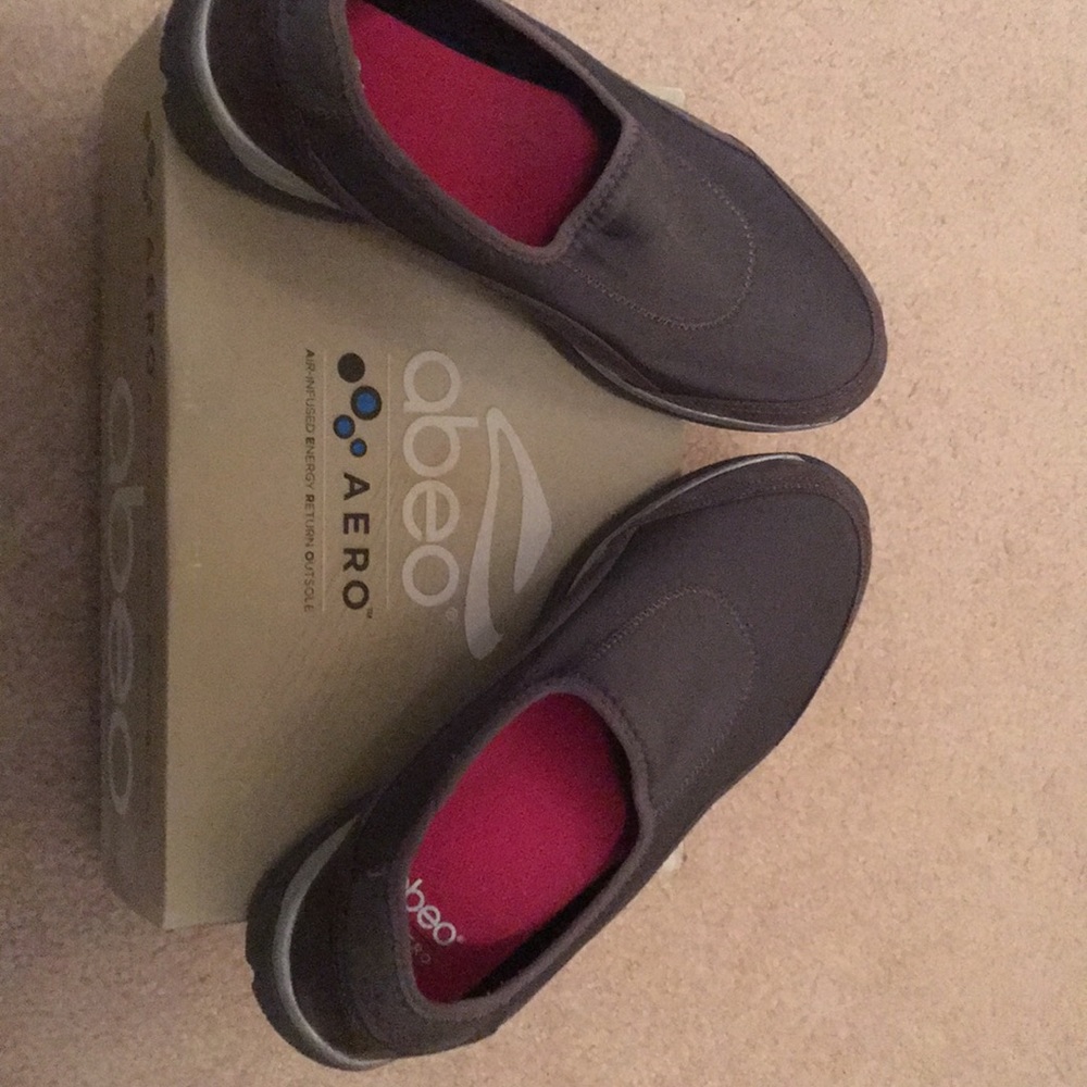 Abeo aero-air infused energy return outsole shoes